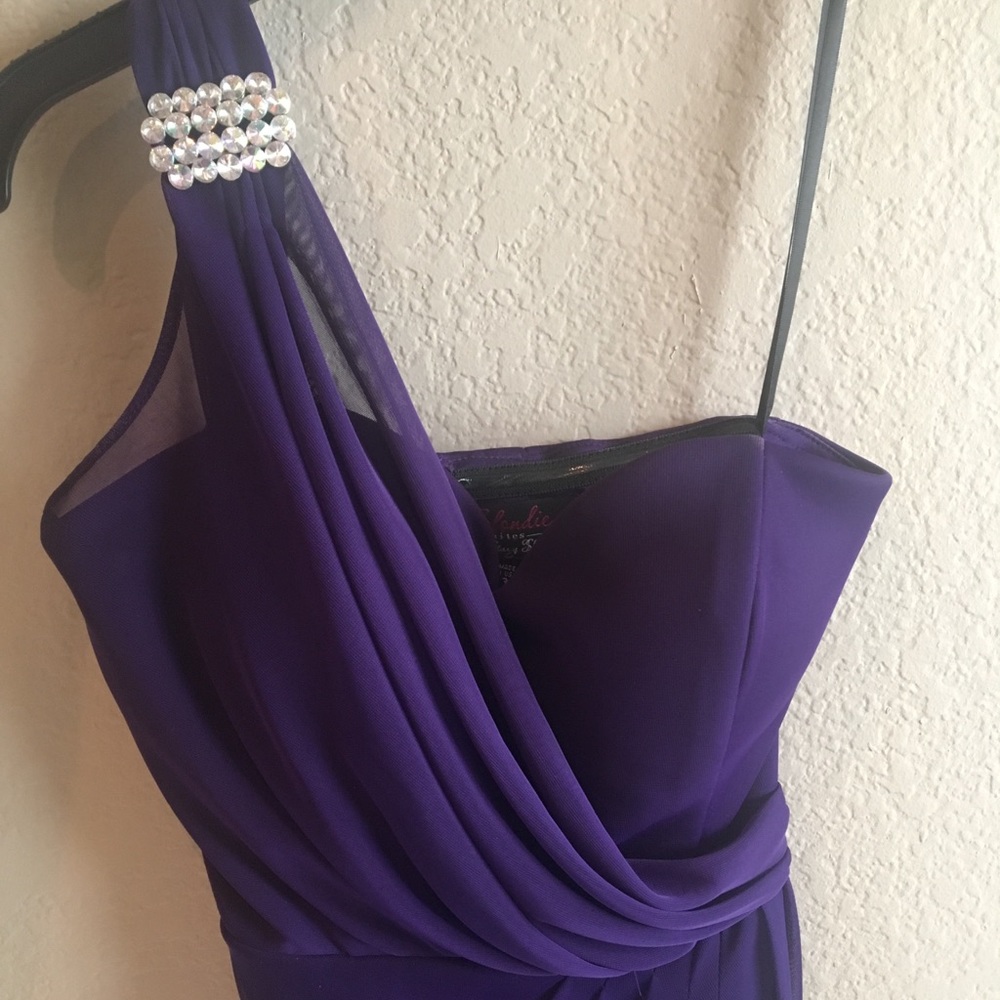 Purple Formal/Party Dress Size 3 (one shoulder)